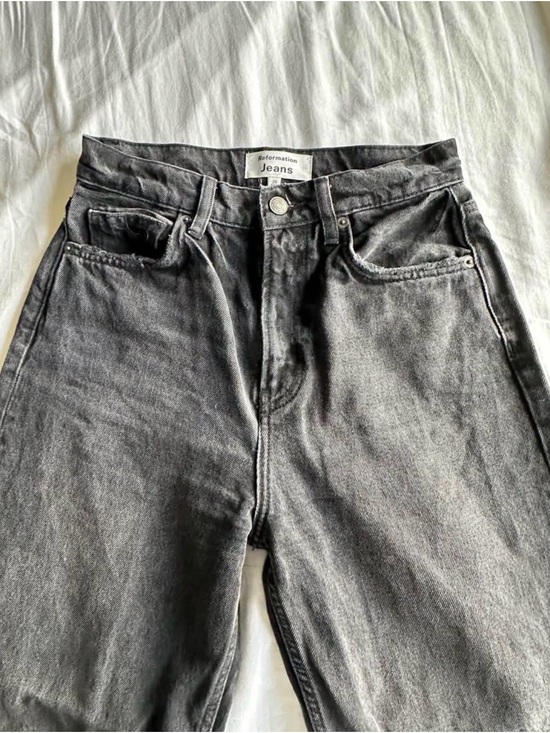 Reformation Denim - Reformation Straight Leg Women’s Jeans in Washed Black